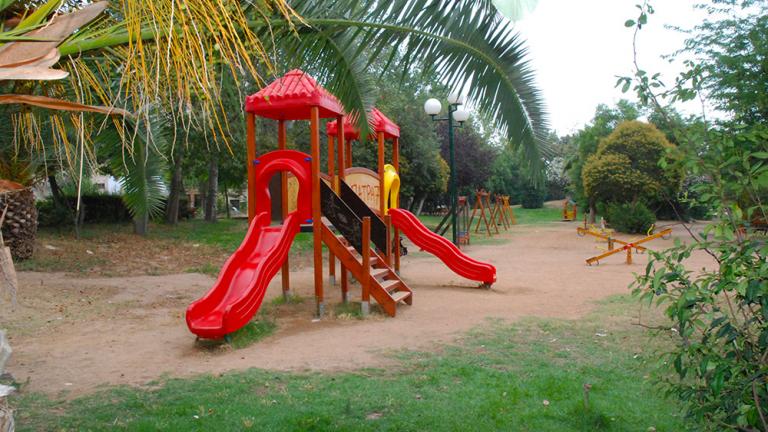 Εμβρόντητη η Καλαμάτα: Αστυνομικοί έπιασαν επ' αυτοφώρω 83χρονο να ασελγεί σε 12χρονο