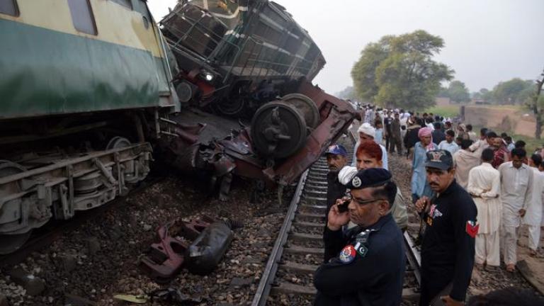 Πακιστάν: Τουλάχιστον 21 νεκροί και 45 τραυματίες σε σύγκρουση τρένων