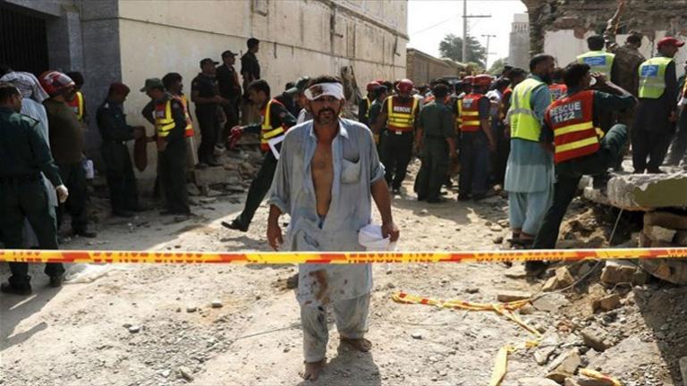 Πακιστάν: Τουλάχιστον τέσσερις είναι οι νεκροί από βομβιστική επίθεση αυτοκτονίας κατά κτιρίου διοίκησης