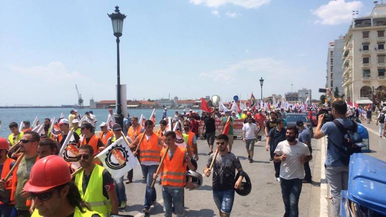 Θεσσαλονίκη: Συγκέντρωση και πορεία μελών του ΠΑΜΕ στο Νατοϊκό Στρατηγείο