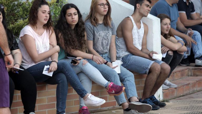 Πανελλήνιες 2017: Δυσκολότερα σε σχέση με πέρυσι τα θέματα των μαθηματικών, χωρίς ιδιαίτερες δυσκολίες τα αρχαία