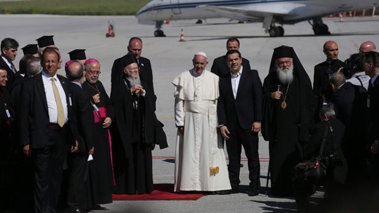 Κοντά στους πρόσφυγες ο Πάπας Φραγκίσκος, ο Οικουμενικός Πατριάρχης Βαρθολομαίος και ο Αρχιεπίσκοπος Ιερώνυμος