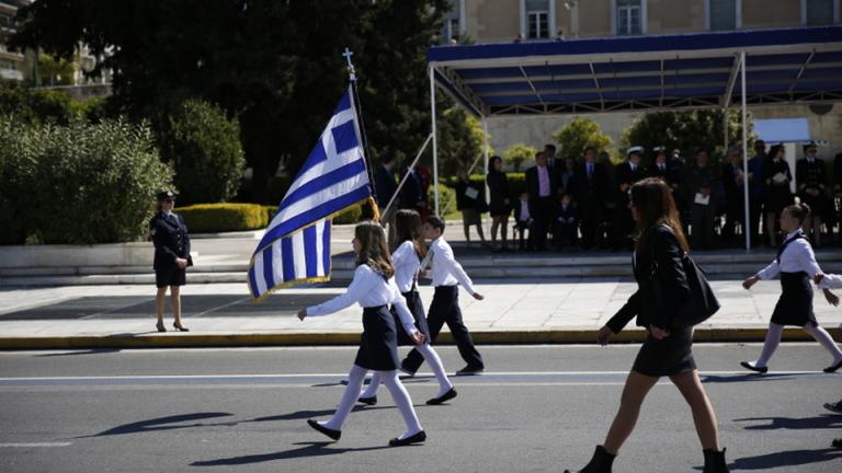 Με κλήρωση η επιλογή των σημαιοφόρων στα σχολεία