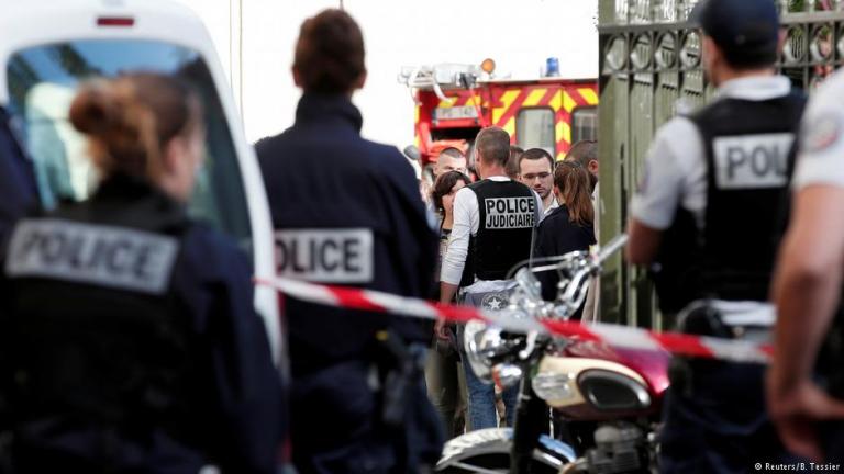 Αυτοκίνητο έπεσε πάνω σε στρατιώτες στο Παρίσι τραυματίζοντας έξι