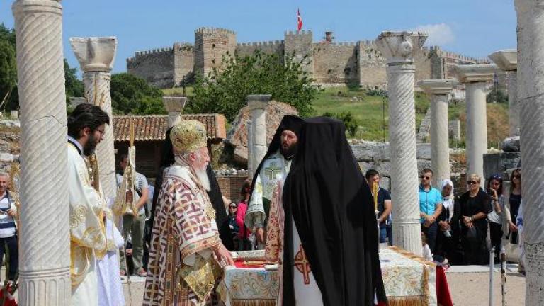 Ιστορικός Πατριαρχικός Εσπερινός στον ναό της Παναγιάς στην Έφεσο