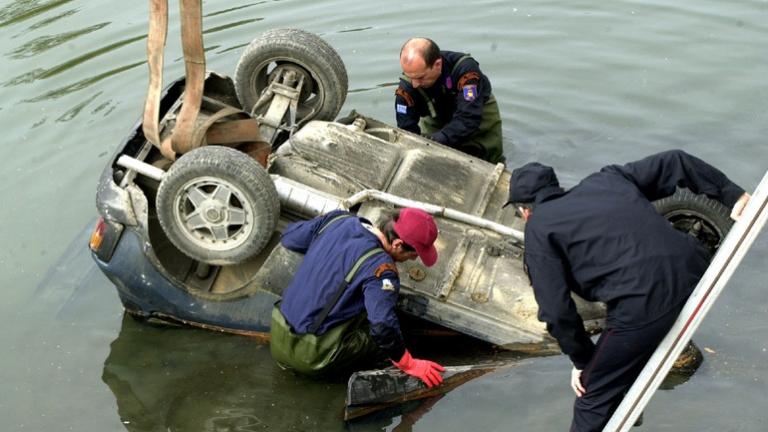Έκτακτο: Έπεσε αυτοκίνητο στο λιμάνι του Πειραιά – Άγνωστο αν υπάρχουν εγκλωβισμένοι!