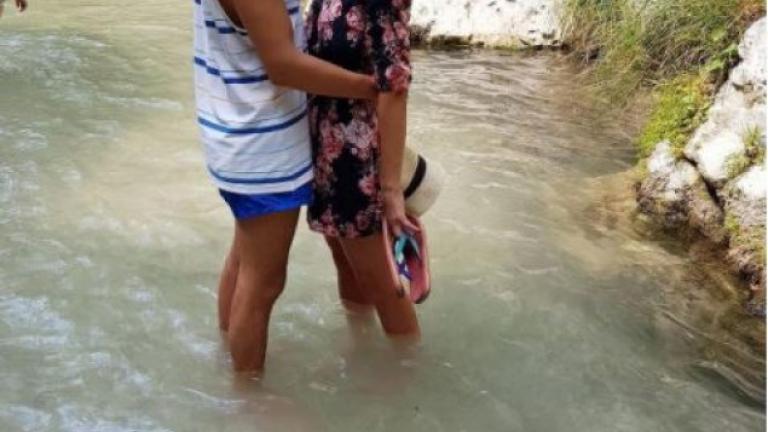 Φιλιά πάθους στα Κύθηρα για γνωστό ζευγάρι (ΦΩΤΟ)