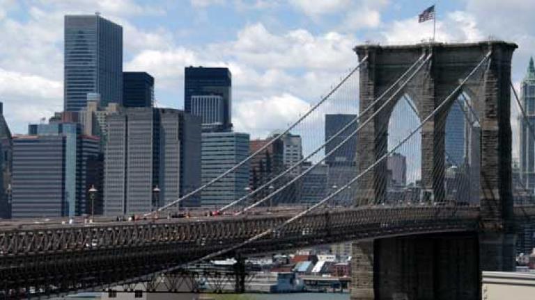 Πήδηξε από τη γέφυρα του Μπρούκλιν στη Νέα Υόρκη και... επέζησε