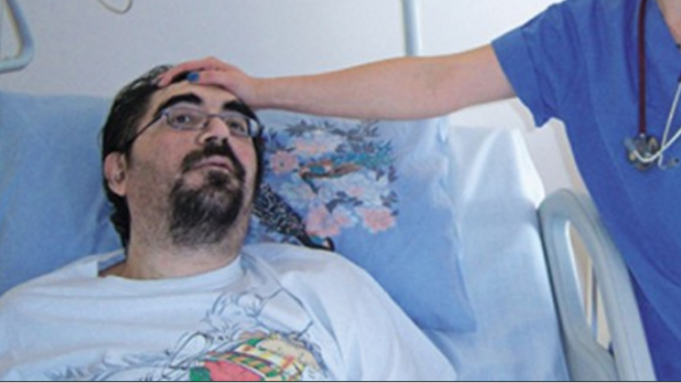 Τετραπληγικός - πρώην μέλος των ΑΜΑΝ καταγγέλλει: Κατασχέθηκε η αναπηρική του σύνταξη