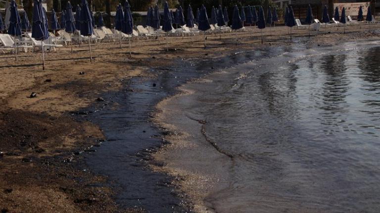 Τρομακτικός ο κίνδυνος από την καταστροφική πετρελαιοκηλίδα