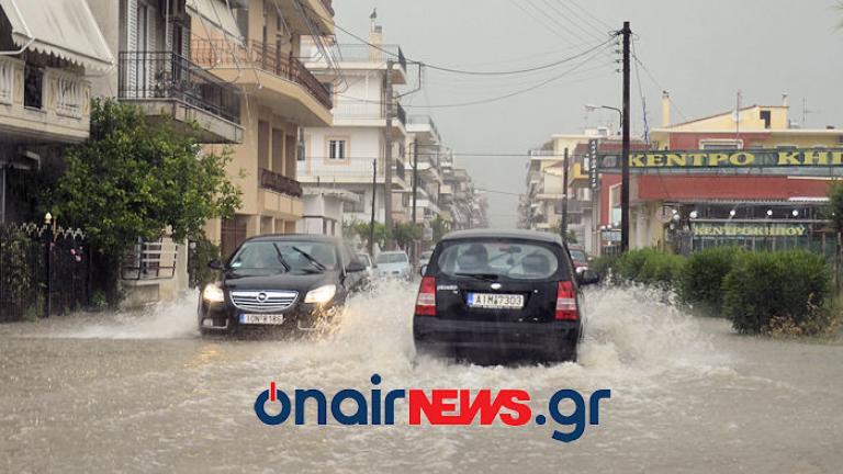 Σε εξέλιξη σφοδρή κακοκαιρία στο Μεσολόγγι – Δείτε video και φωτογραφίες