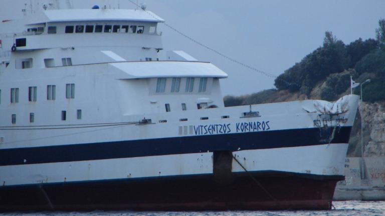 Στο λιμάνι της Κάσου προσέκρουσε το πλοίο «Βιτσέντζος Κορνάρος» λόγω κακών καιρικών συνθηκών