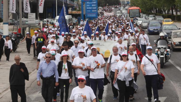 Εφτασε στο Σύνταγμα η πορεία του Δήμου Πάτρας κατά της ανεργίας