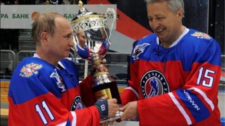 Ο Ρώσος πρόεδρος παίζει χόκευ και κερδίζει