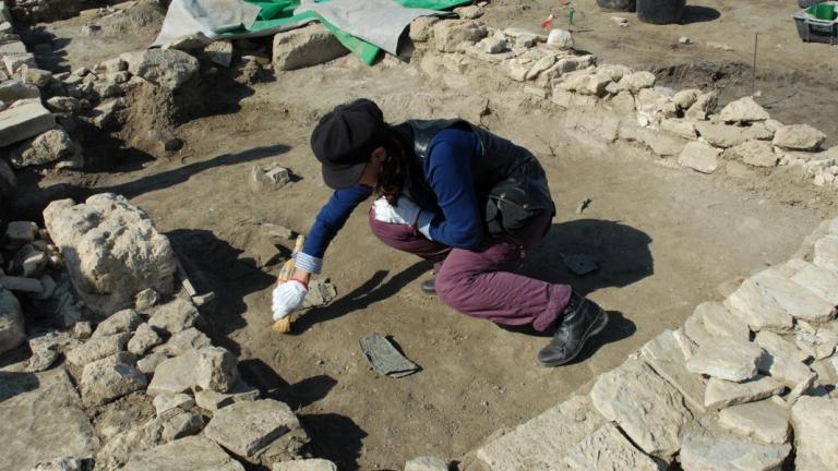 Η προκήρυξη για την πρόσληψη 2.338 αρχαιολόγων και εργατών μέσω ΔΕΗ