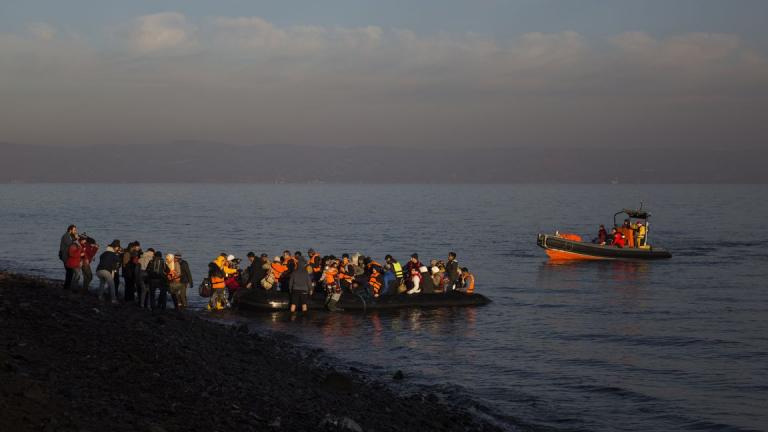 Καθημερινή πλέον η ροή μεταναστών προς τη Λέσβο