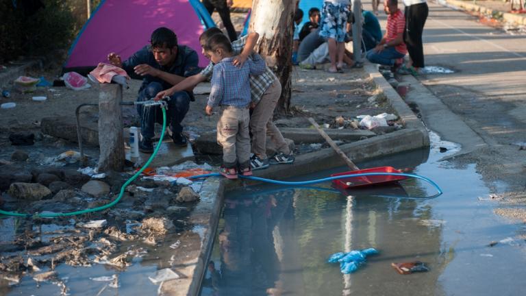 Κομισιόν: 11 εκατ. ευρώ σε Ελλάδα και Ιταλία για το προσφυγικό