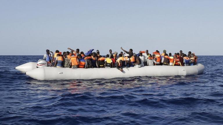 Ρόδος: 'Ερευνες για ακυβέρνητο σκάφος στο οποίο επιβαίνουν πρόσφυγες και μετανάστες