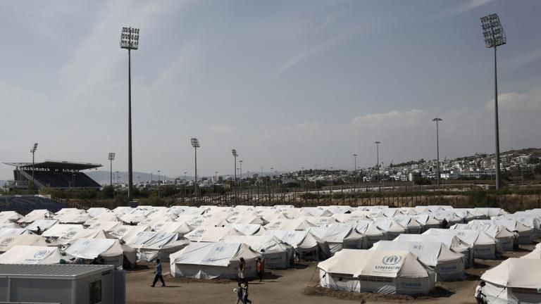 «Politico»: Μόνιμα στρατόπεδα συγκέντρωσης τα ελληνικά νησιά