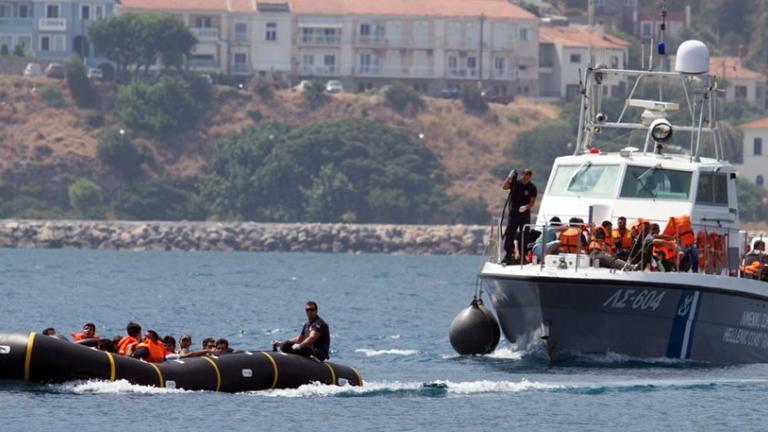 Συνελήφθησαν 23 πρόσφυγες και μετανάστες, που πέρασαν στο Καστελλόριζο από τις τουρκικές ακτές