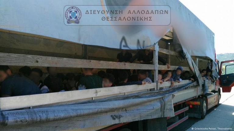 Χρυσές δουλειές για διακινητές προσφύγων στη Θεσσαλονίκη