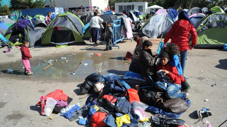 Αστείοι; Αναίσθητοι; Αφελείς; Σίγουρα ανίκανοι...