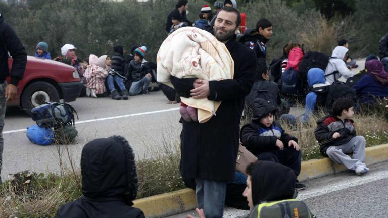 Άνοιξε η εθνική στη διασταύρωση της Ειδομένης - Κλειστό το τρένο