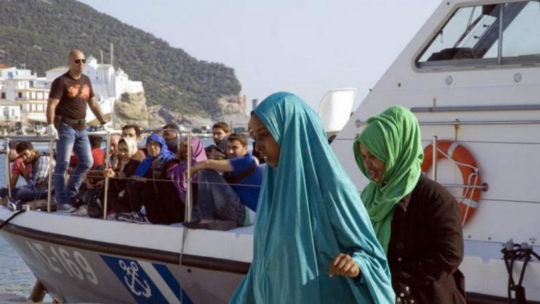 Εντόπισαν σκάφος που μετέφερε 41 μετανάστες και πρόσφυγες στο Κατάκωλο