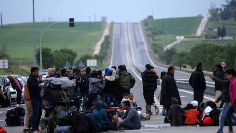 Κλειστή η Εγνατία στον κόμβο Τζουμέρκων από πρόσφυγες