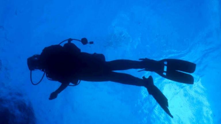 Εντοπίστηκε νεκρός 22χρονος ψαροντουφεκάς στην Κρήτη