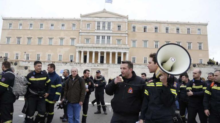 Οι πυροσβέστες πενταετούς θητείας έχουν προγραμματίσει συγκέντρωση διαμαρτυρίας στο Σύνταγμα