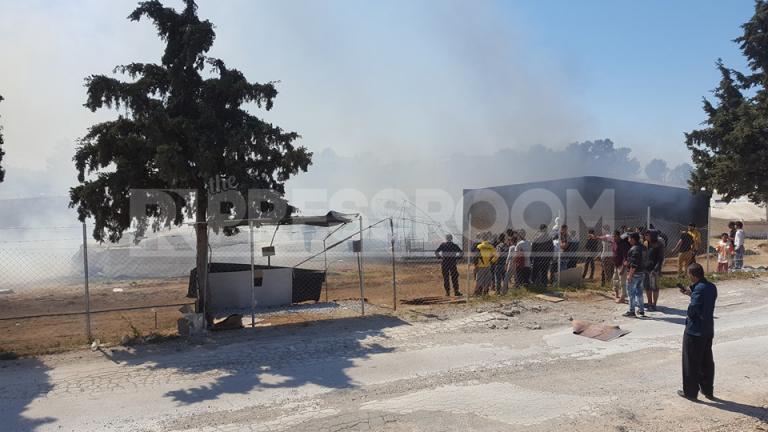 ΕΚΤΑΚΤΟ - Πυρκαγιά σε κέντρο μετεγκατάστασης προσφύγων  