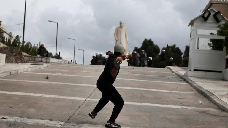 Επεισόδια έξω από το Πολυτεχνείο