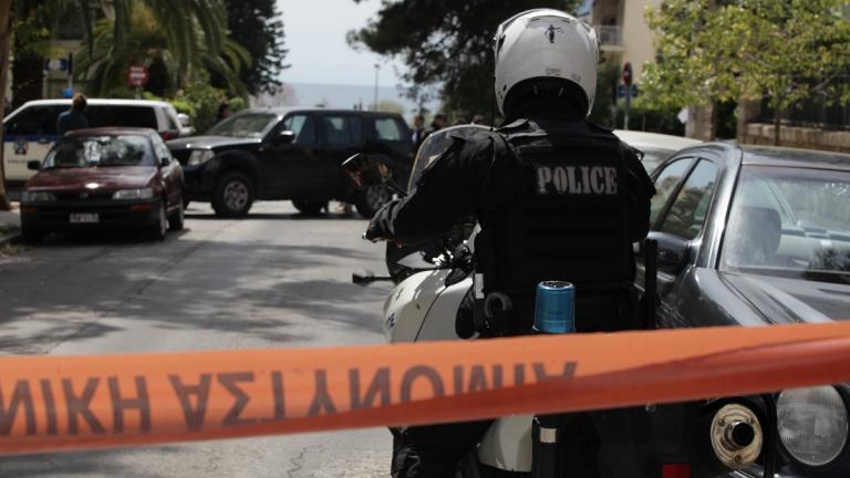Οπλοστάσιο στο κέντρο της Αθήνας - Καταδίωξη ένοπλου άνδρα