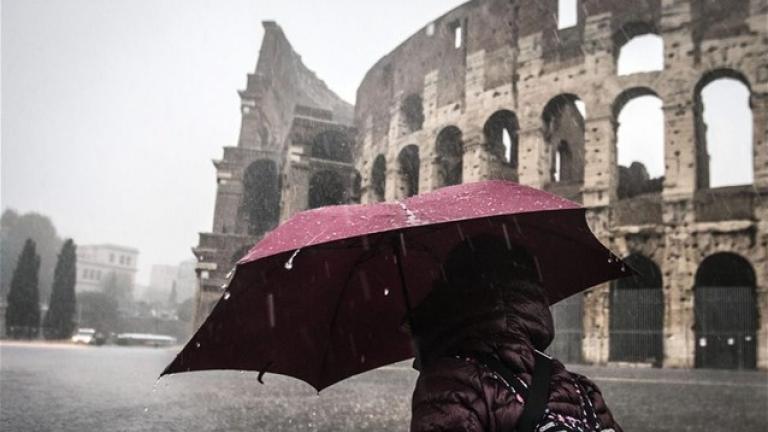 Δύο νεκροί σε προάστιο της Ρώμης από την κακοκαιρία