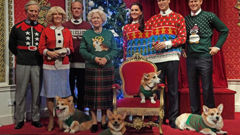Χριστούγεννα 2016: Με εορταστικά πουλόβερ η βασιλική οικογένεια της Βρετανίας