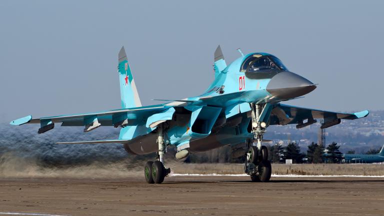 Υπερηχητικές πτήσεις στη στρατόσφαιρα, πραγματοποίησαν τα πληρώματα του νέου ρωσικού βομβαρδιστικού Su-34