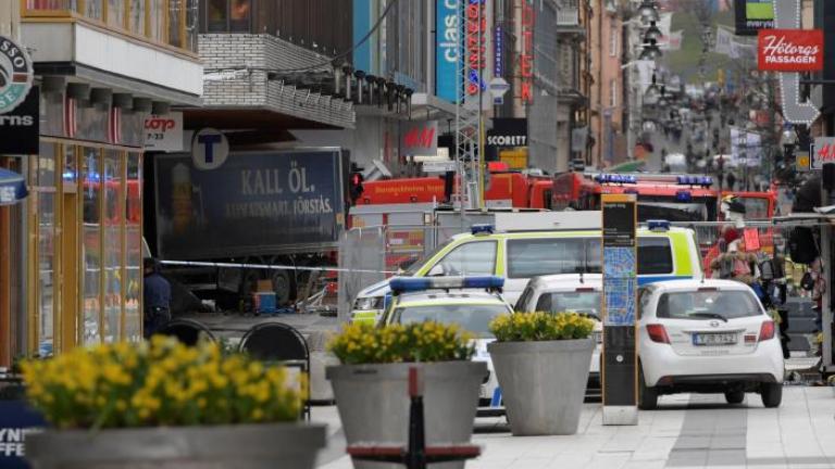 Στοκχόλμη: Σε κατάσταση συναγερμού μετά την αιματηρή επίθεση με φορτηγό (LIVE ΕΙΚΟΝΑ) 