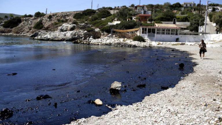 Σύσκεψη στο Μέγαρο Μαξίμου για την οικολογική καταστροφή από την πετρελαιοκηλίδα