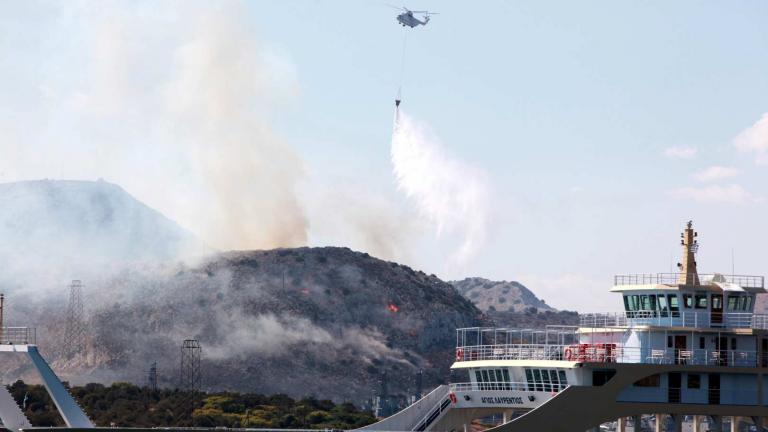 Μεγάλη φωτιά στην περιοχή Κακή Βίγλα Σαλαμίνας