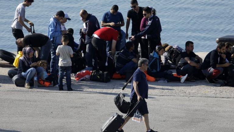 Εβδομήντα ένας πρόσφυγες και μετανάστες έφτασαν στη Σάμο - Συνελήφθη ο Τούρκος διακινητής