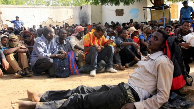 Τουλάχιστον 44 μετανάστες πέθαναν από τη δίψα στην έρημο της Σαχάρας στον βόρειο Νίγηρα 