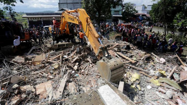 Ινδονησία σεισμός: 54 οι νεκροί, δεκάδες οι αγνοούμενοι (Φωτό)