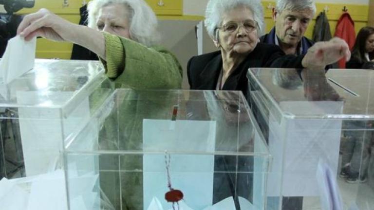 Στις κάλπες οι Σέρβοι για την εκλογή προέδρου