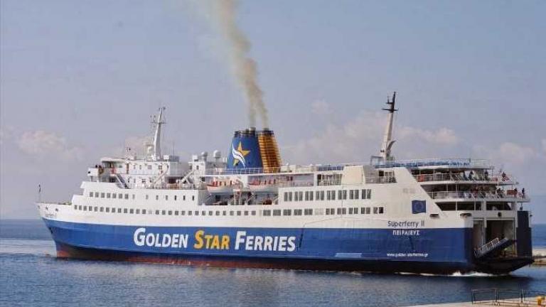 Στο λιμάνι της Άνδρου προσέκρουσε το πρωί το επιβατηγό οχηματαγωγό πλοίο «Super Ferry ΙΙ»