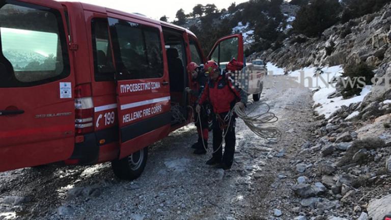 Ανασύρθηκε η γυναίκα που έπεσε σε γκρεμό στα Σφακιά