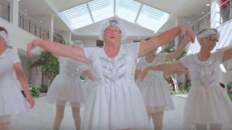 Συνταξιούχοι κάνουν βίντεο κλιπ το Shake it off της Τέιλορ Σουίφτ! (ΒΙΝΤΕΟ)
