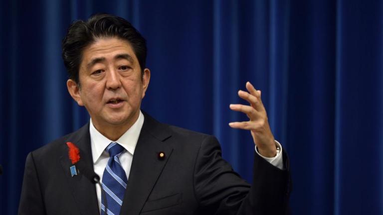 Μεγάλες αυξήσεις μισθών για το 2017 ζήτησε ο Ιάπωνας πρωθυπουργός από τους επιχειρηματίες