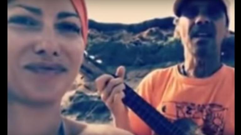 Το νέο βίντεο του Manu Chao και της Κλέλιας Ρένεση!