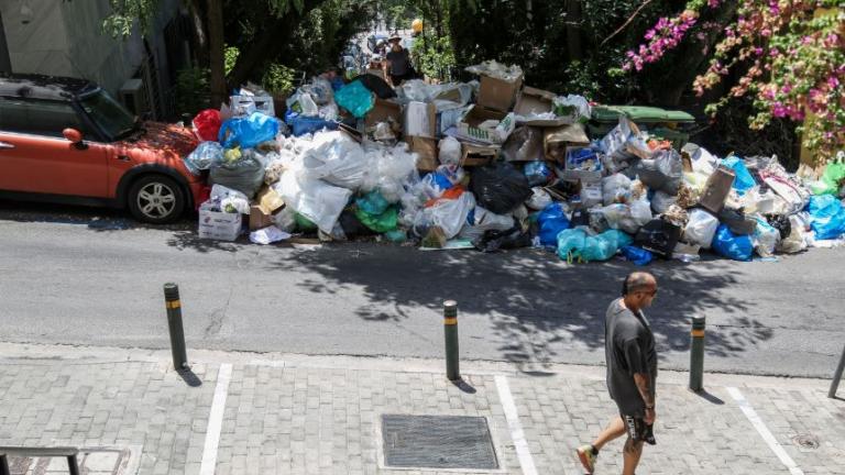 Βρώμικο παιχνίδι εν μέσω καύσωνα και πολιτικές κόντρες -Σοκ από την απόφαση της ΠΟΕ-ΟΤΑ να μη μαζέψει τα σκουπίδια